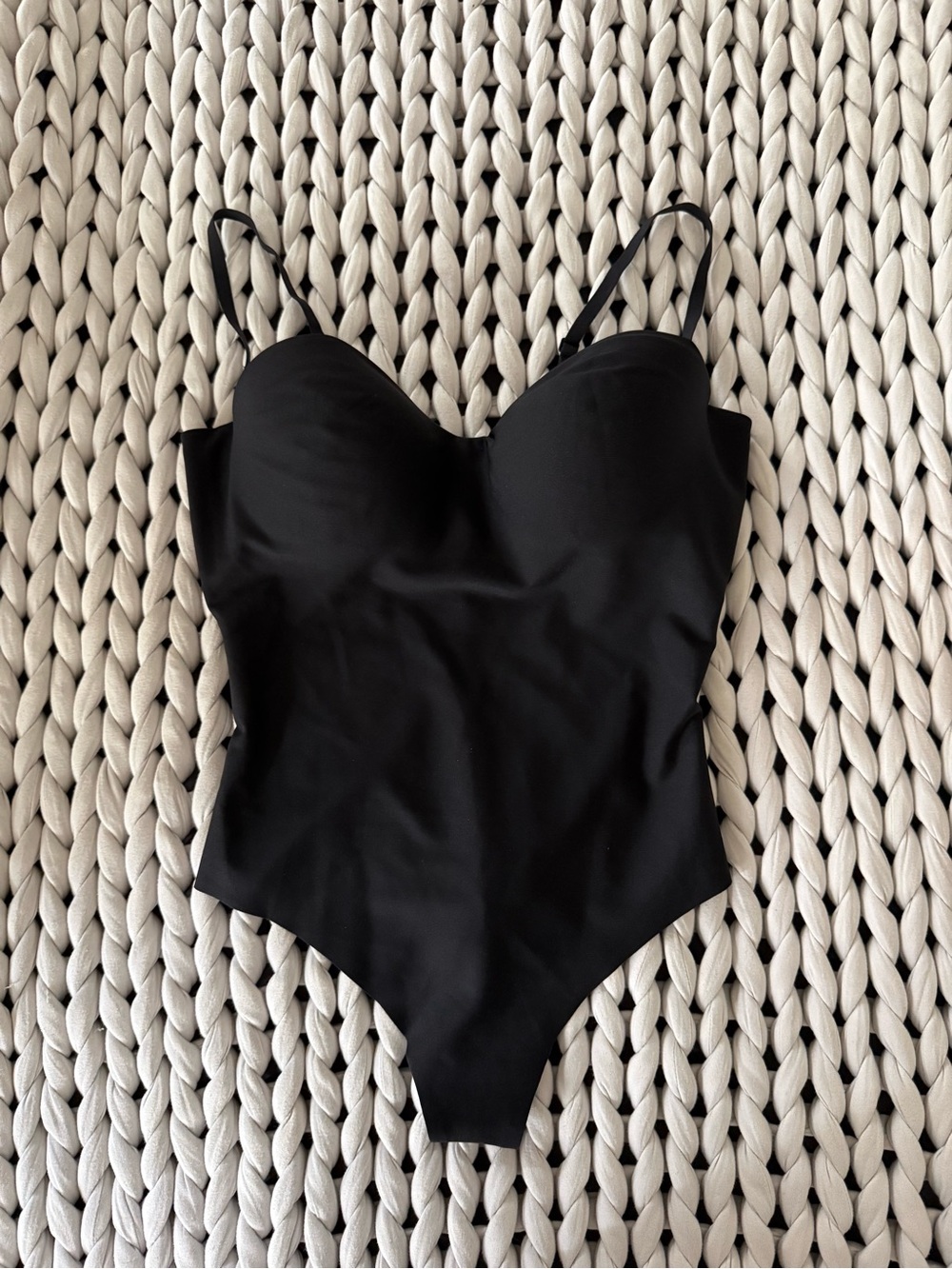 SKIMS Body Molded Underwire Bodysuit in Onyx NWT